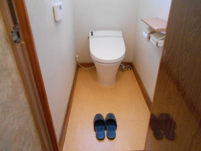 シンプルなトイレ